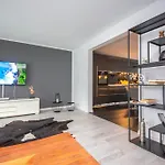 Modern Luxury Antonia Vila *