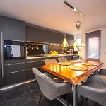 Modern Luxury Antonia