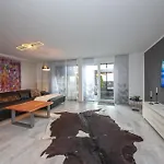 Modern Luxury Antonia Mössingen