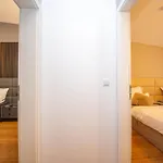 Modern Luxury Antonia