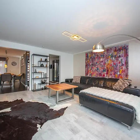 Modern Luxury Antonia