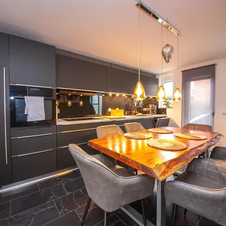 Modern Luxury Antonia